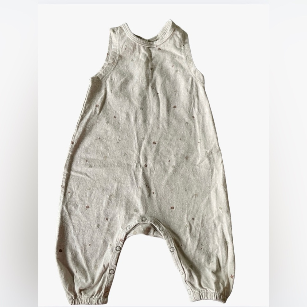 🦕 Rylee + Cru - Gender Neutral Cream Romper with Button Detail - 3-6 Mo
